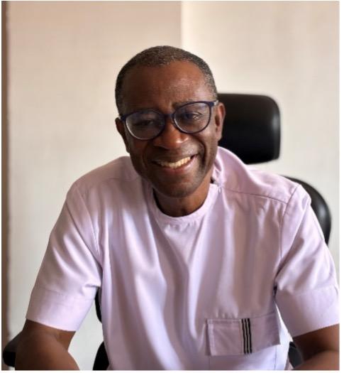 Portret van Dr. Charles Allotey